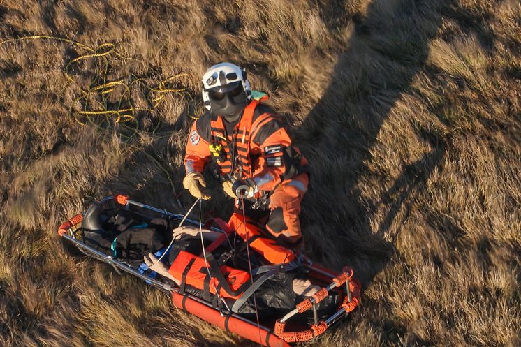 SAR_Helikopter_Foto Klas Sjöberg-med docka.jpg