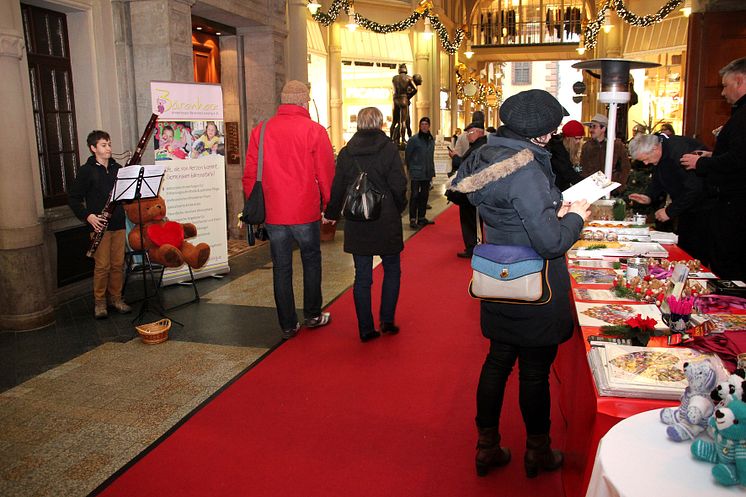 Großer Erfolg: Bärenherz-Weihnachtsbasar 2015