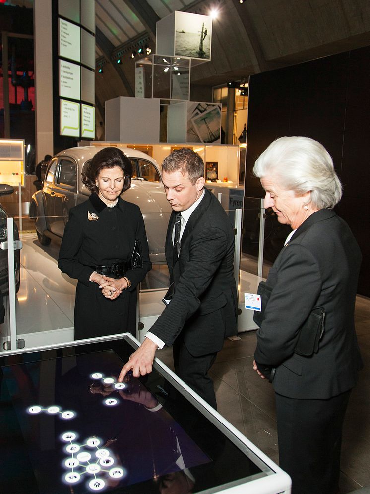 Drottning Silvia och Tekniska museets pedagog