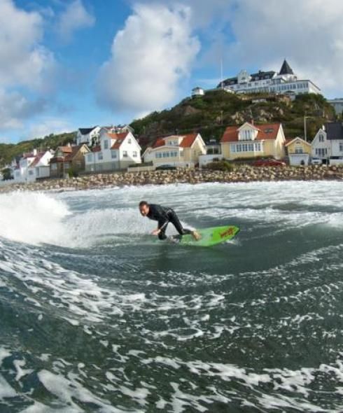 Surfare utanför Mölle, foto Jeff Flindt