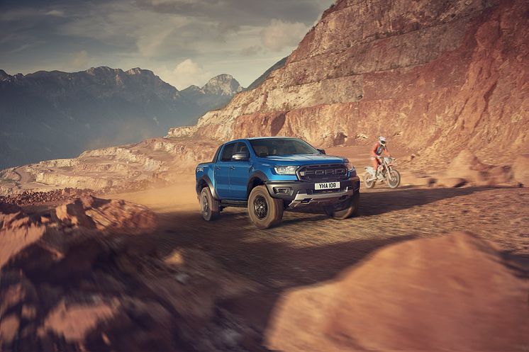 2018_FORD_RANGER_RAPTOR_Shot12_34Front_V3