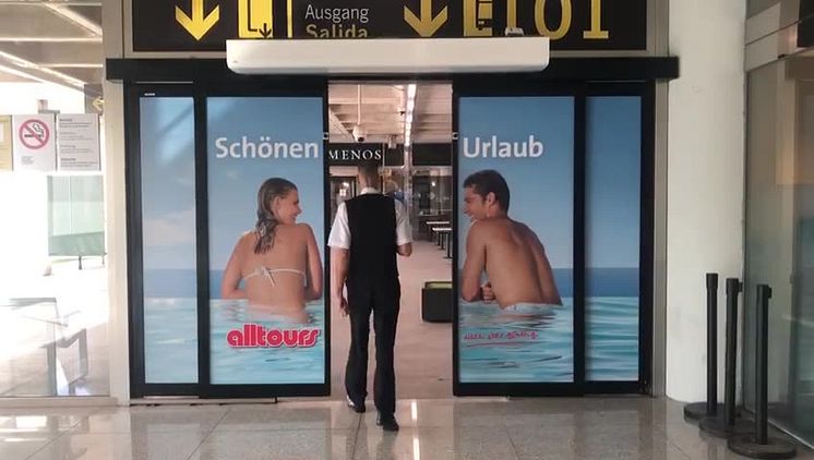 alltours Werbung Flughafen Mallorca - Schönen Urlaub