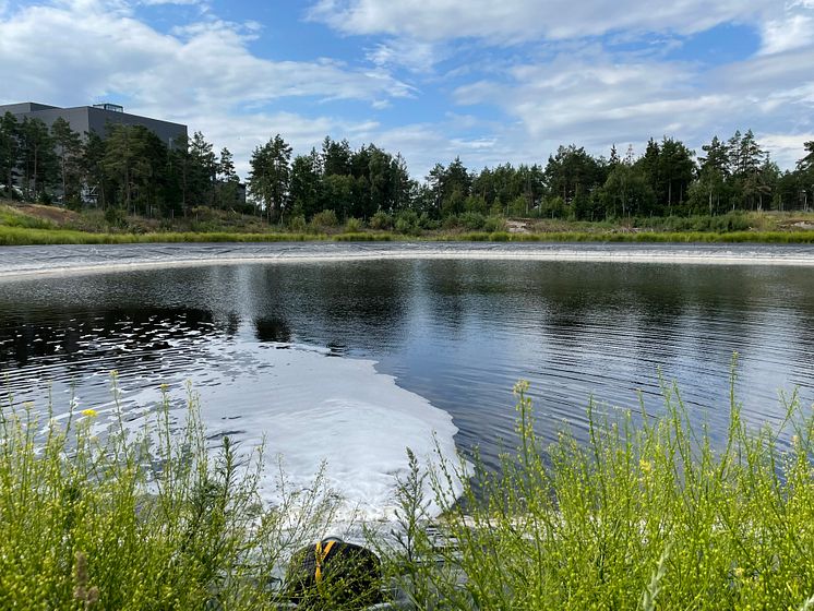 Lakvattensjö vid deponi