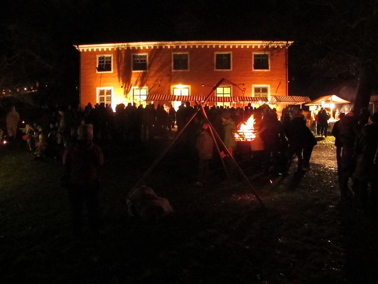Ljus- och eldfest i Karlslund