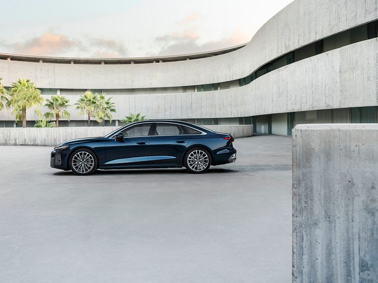 Audi A6 Limousine (Firmamentblå)
