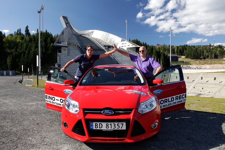 Knut Wilthil og Henrik Borchgrevink satte verdensrekord i økonomikjøring med Ford Focus med den prisbelønte 1.0-liter EcoBoostmotor 