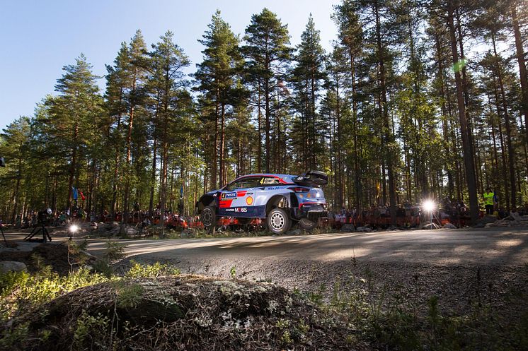 Hyundai behåller ledningen i WRC.