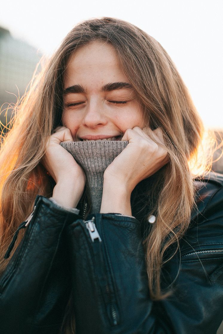 pexels-lina-kivaka-3881172