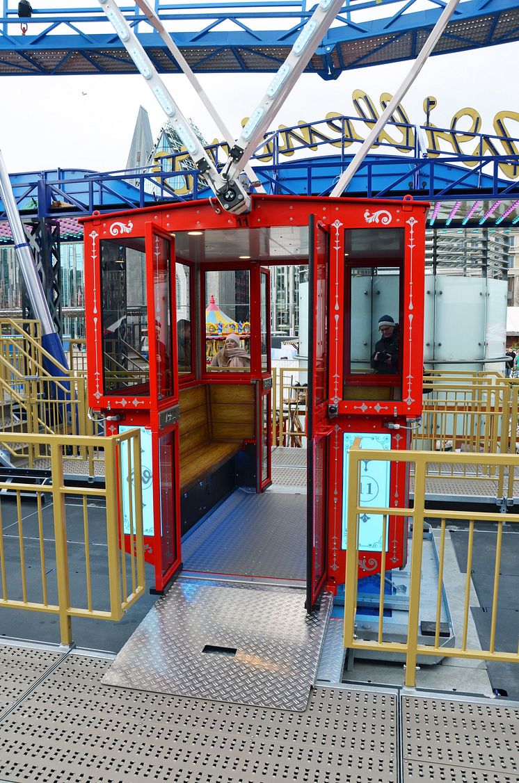 Willenborg Riesenrad 24 - Gondel mit Rollstuhlrampe und barrierefreien Türen