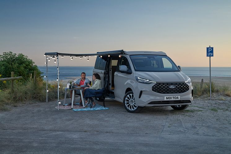 2024FordTransitNuggetLWBTitanium_2_3-4_front_awning.jpg