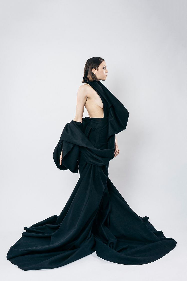 Adam Swärd – Couture Black