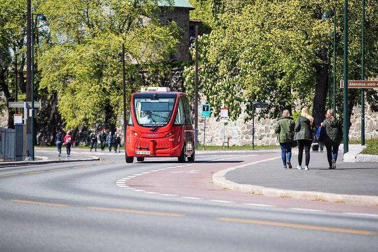 Bilde av selvkjørende buss på Akershusstranda