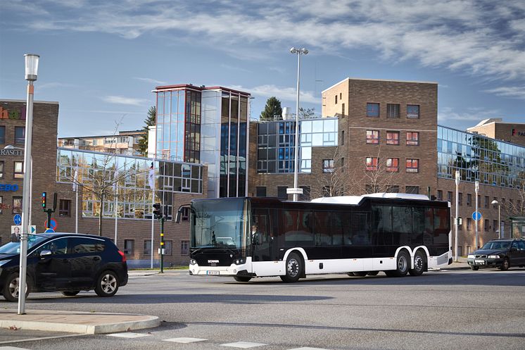 Scania Stadtbus mit optimiertem Antriebsstrang.jpg