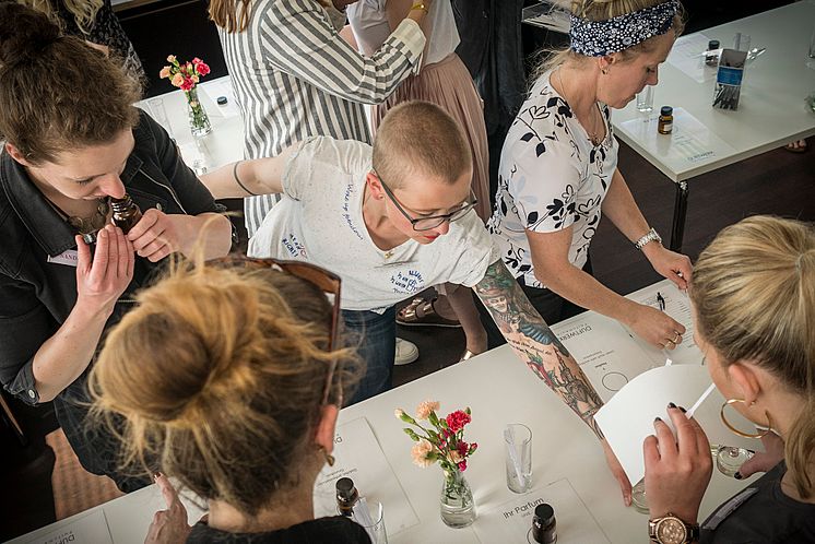 Parfüm- und Aroma-Workshop mit Uwe Manasse rund um Duftkonzepte in Bars