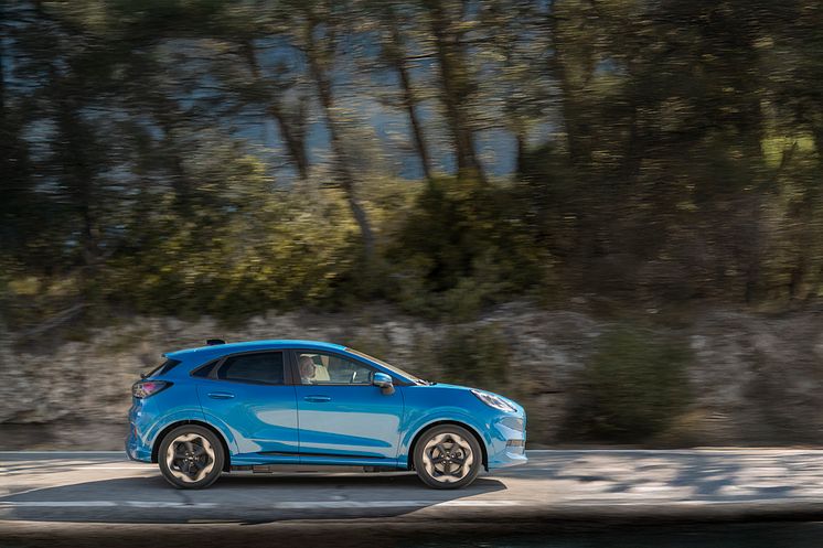 2025 Elektrisk SUV Puma Digital Aqua Blue (6).jpg