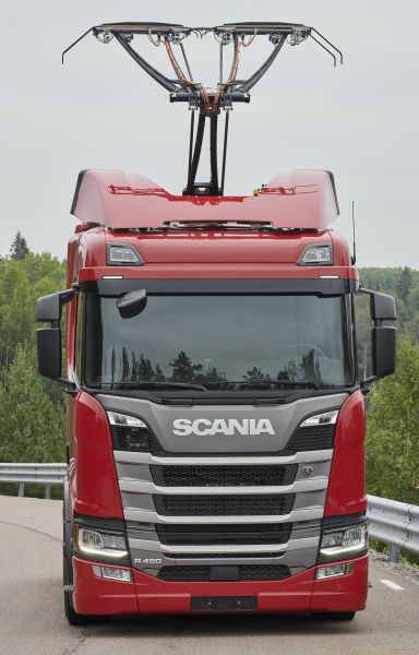Scania R 450 Hybrid-Lkw mit Pantograf