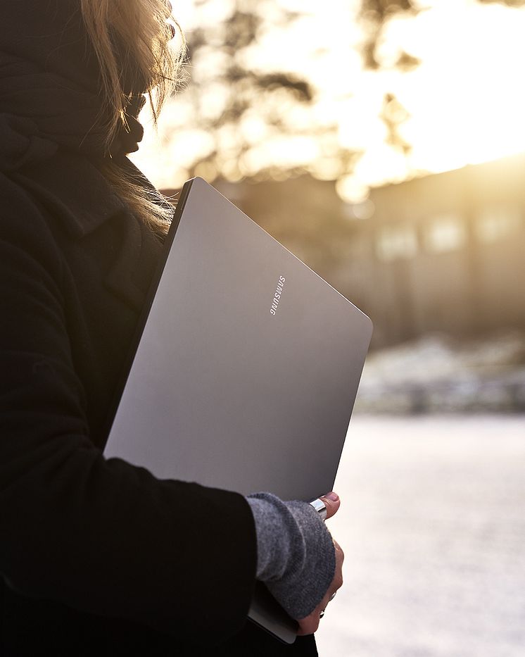 Galaxy Book5 Pro_3_4x5.jpg