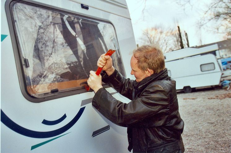 Urlaub mit Wohnmobil und Wohnwagen: Einbruchschutz nicht vergessen