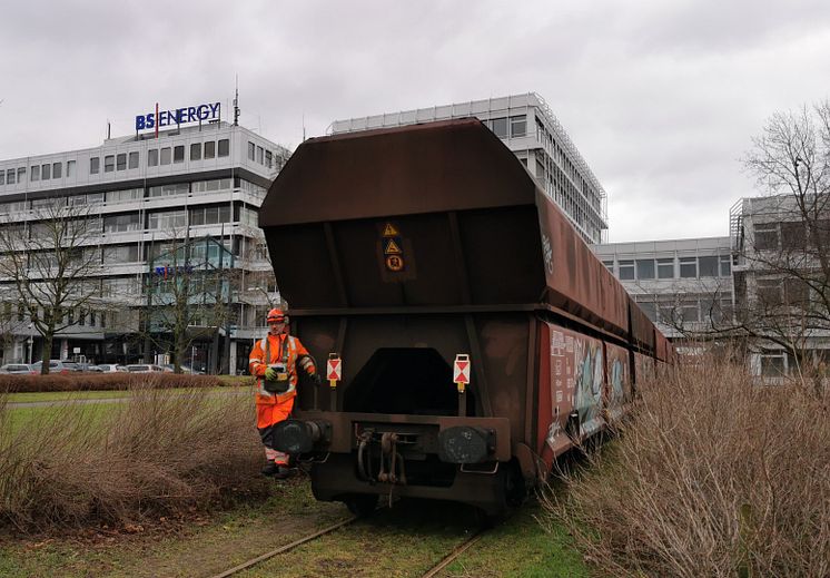 Foto 3_ Am 6. Februar 2024 erreichte der letzte Kohlezug über das Ringgleis das Heizkraftwerk Mitte..jpg