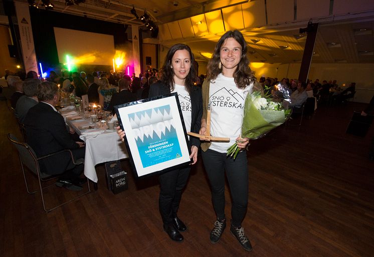 Vinnare av priset Årets Snöflinga 2016: Föreningen Snö & Systerskap. Nancy Bjerregaard och Nina Wertholz