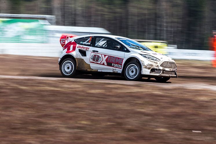 Favoriterna pallade för trycket i RallyX Nordic-premiären