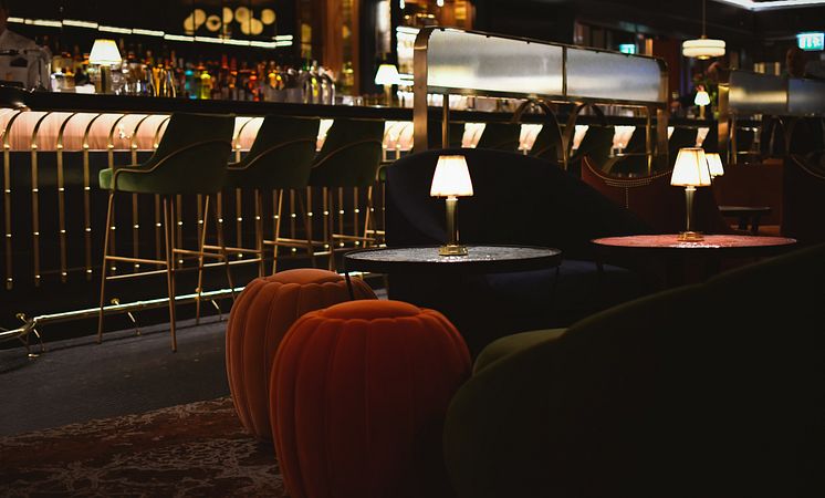 Watson´s Bar, Hotel Rival