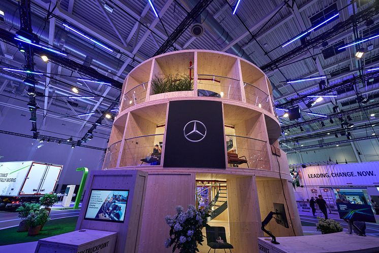 Daimler Truck IAA 2024.jpg