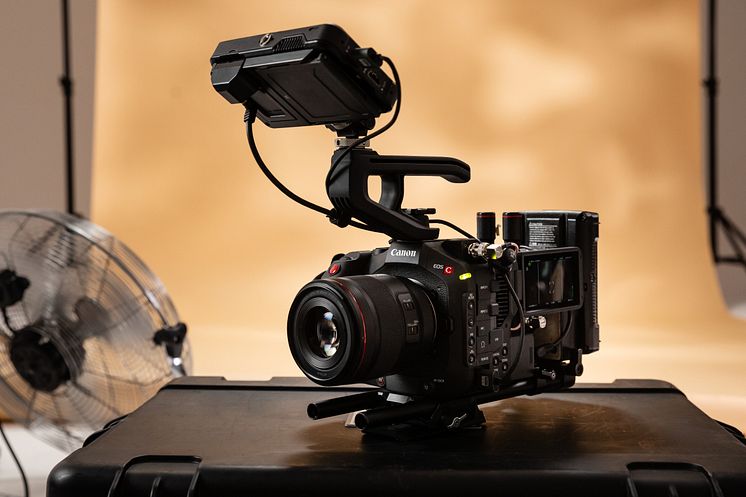 EOS C80_Ambient_Product_on_Peli_case_65570.jpg