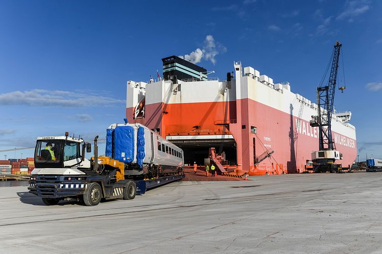 New Azuma trains arrive at UK port ahead of passenger services starting later in 2018