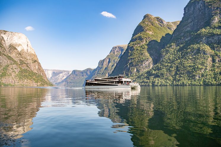Future of The Fjords seiler utslippsfritt mellom Gudvangen og Flåm