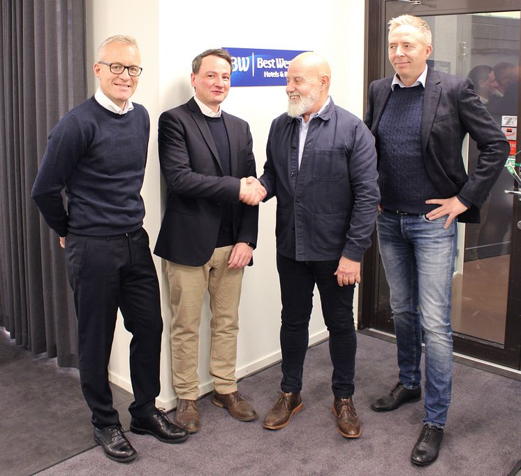 på bilde Egil Messmer (CEO Wexus), Matthias B. Tanski (CEO CIC Hospitality), Johan Kukacka (CEO Best Western Hotels & Resorts, Scandinavia), Ronny Granli (Teknisk Direktør Wexus)