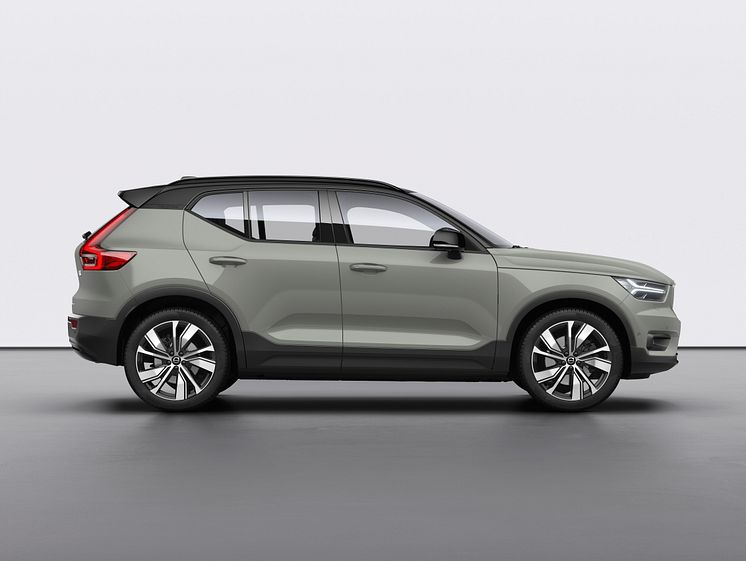 Volvo XC40 Recharge P8 AWD i Sage Green