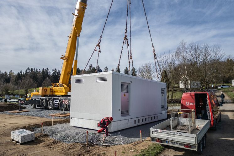 2_Anlieferung-SST-Floß_Foto-Bayernwerk-Netz-Wolfgang-Geyer