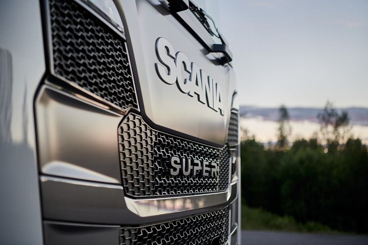 Der neue Scania Super.jpg