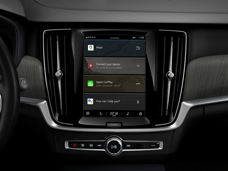 313036_Volvo_V90_-_Ongoing_call_on_centre_display_with_Apple_CarPlay