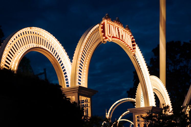 Liseberg_Luna Park_portal_1_s23.jpg