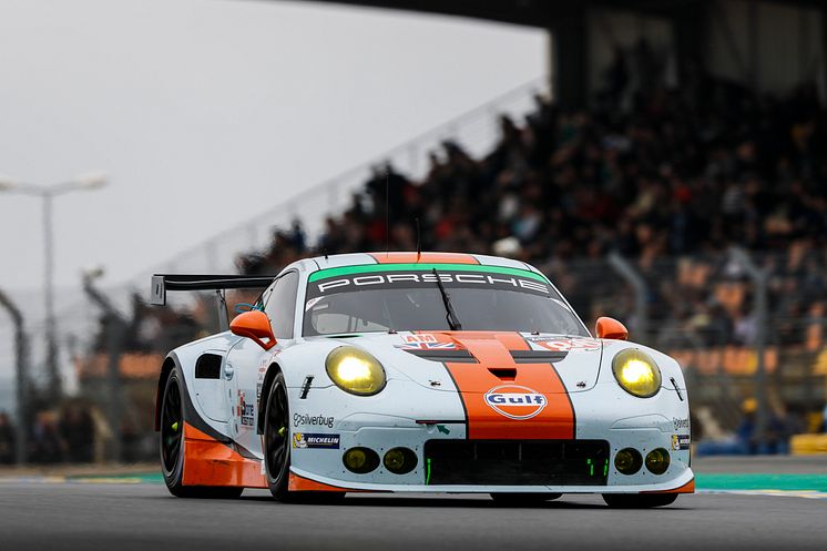 Porsche 911 RSR (86) Gulf Racing, Michael Wainwright, Adam Caroll, Ben Barker