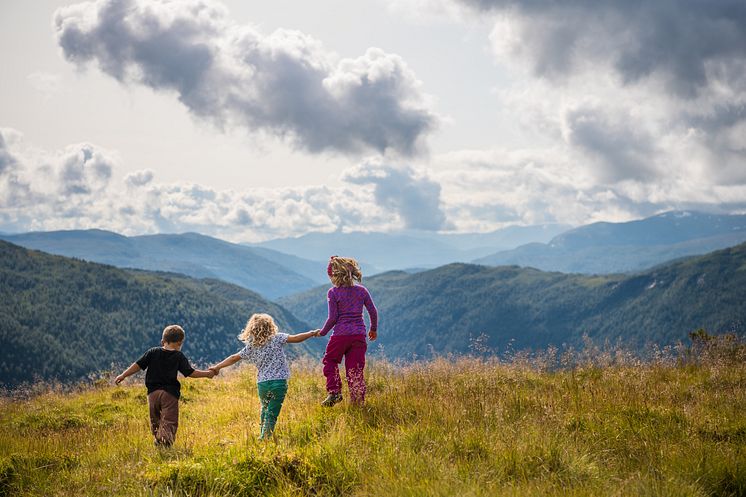 I Myrkdalen og Flåm har barna plass til å utforske omgivelsene