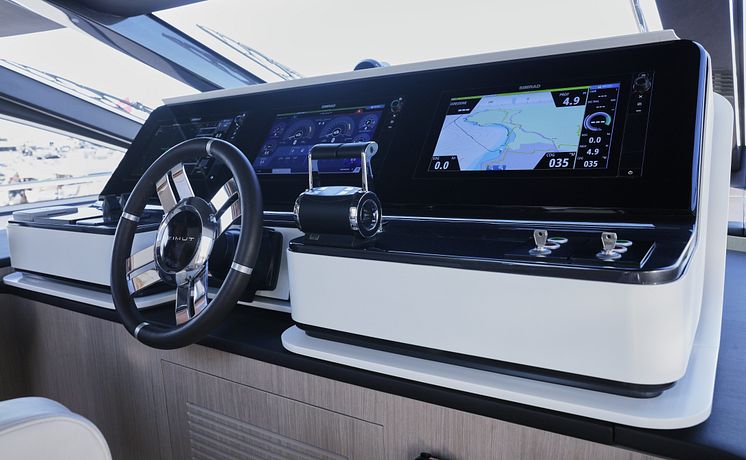 Hi-res image - An Azimut yacht featuring a Simrad® display