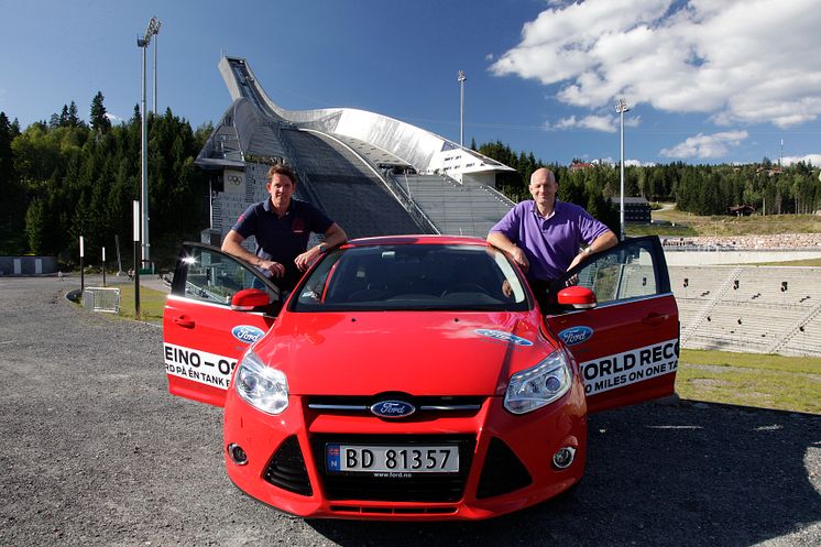 Knut Wilthil og Henrik Borchgrevink satte verdensrekord i økonomikjøring med Ford Focus med den prisbelønte 1.0-liters EcoBoostmotoren