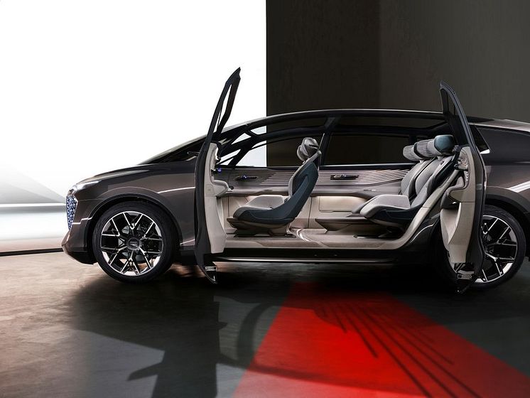 Visionära Audi urbansphere concept med välkomnande entré
