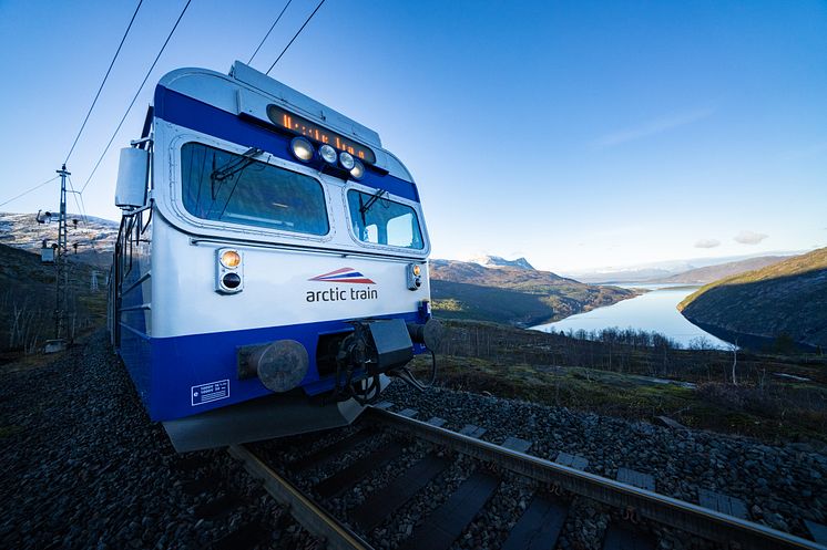 The Arctic Train går på Ofotbanen mellom Narvik og Svenskegrensen.