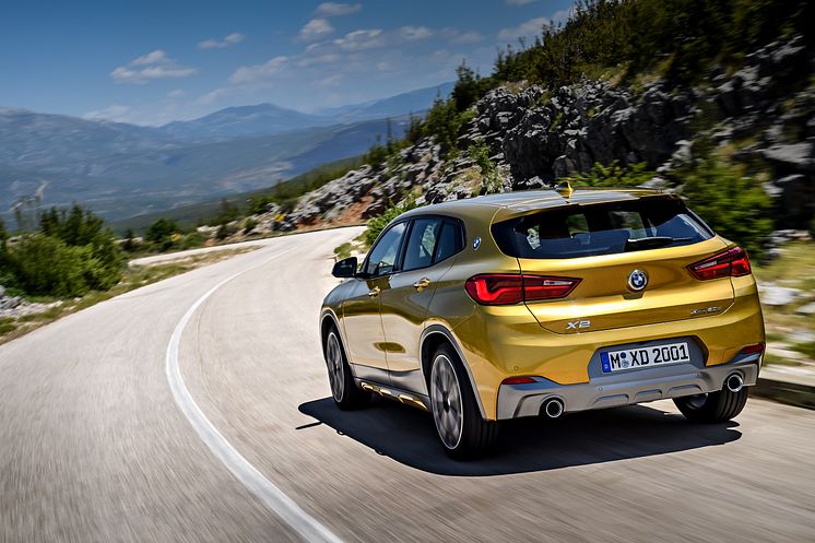 HELT NYA BMW X2