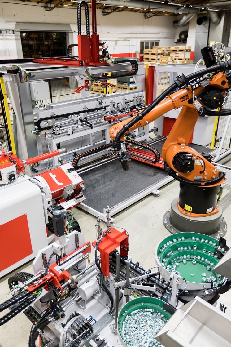 Proton Engineering, två nya, helautomatiserade robotceller 