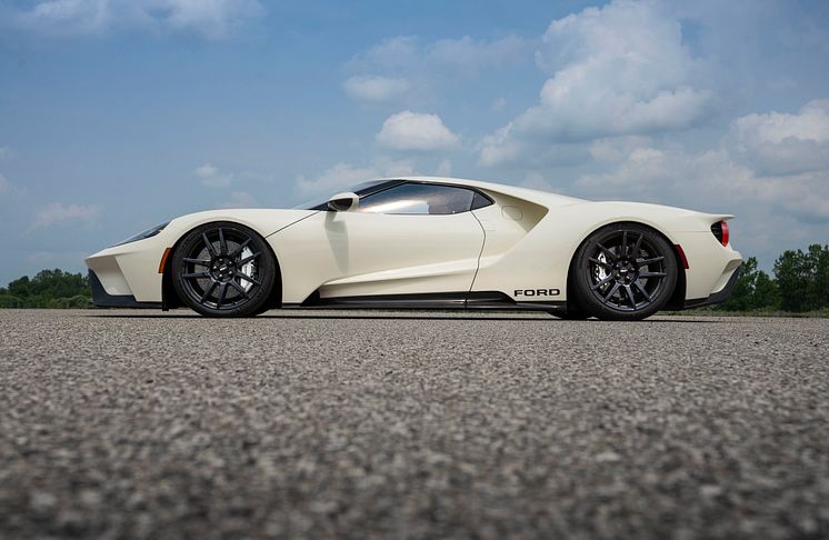 2022 Ford GT ’64 Heritage Edition_05.jpg