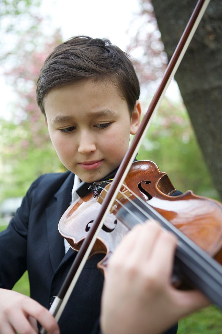 Daniel Lozakovitj, violin