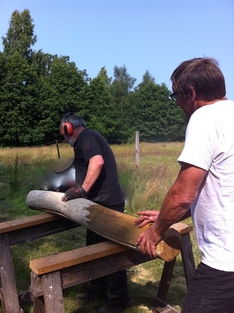 Woodwork AB och Björns Motorsågskonst tillverkar en stocktrumma