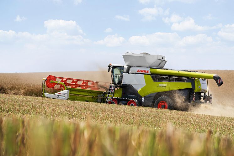 CLAAS LEXION 8900