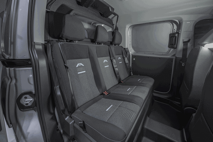 TRANSIT_CONNECT_KOMBI_SEATING_GIF.gif