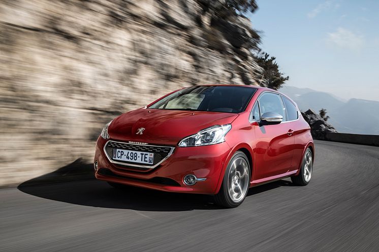 Sverigepremiär för Peugeot 208 GTi - komprimerad körglädje